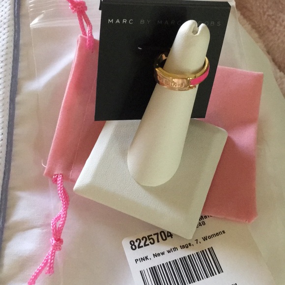 💯 Auth Marc Jacobs Pink Gold Right Hand Ring Sz 7 - Picture 2 of 4